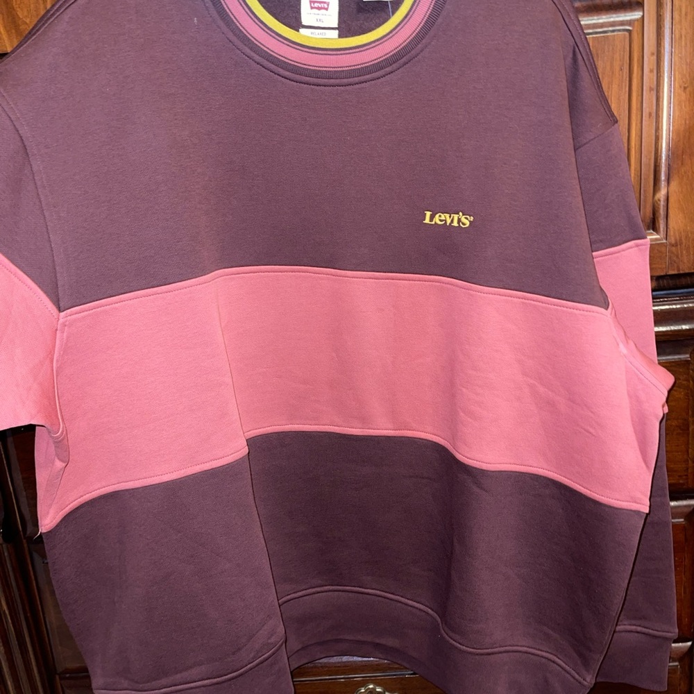 Levis Crew - Picture 3 of 5